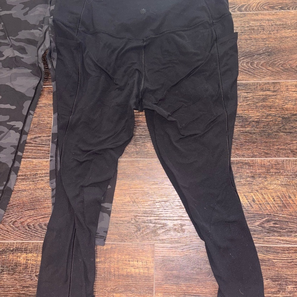 Athleta Black Salutation & Camo Elation 7/8 Set Leggings Size XL - Picture 2 of 14